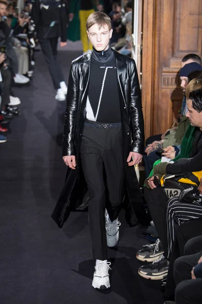 Look 12